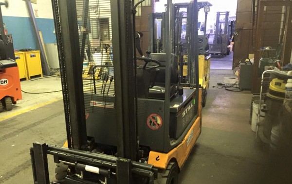 Carrello elevatore still elettronico tre ruote