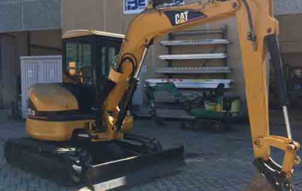 MINIESCAVATORE CAT 305